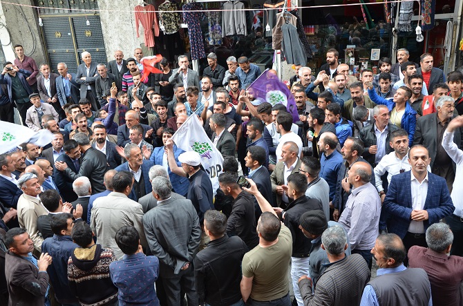 Hakkari’de HDP’nin coşkulu seçim bürosu açılışı 12