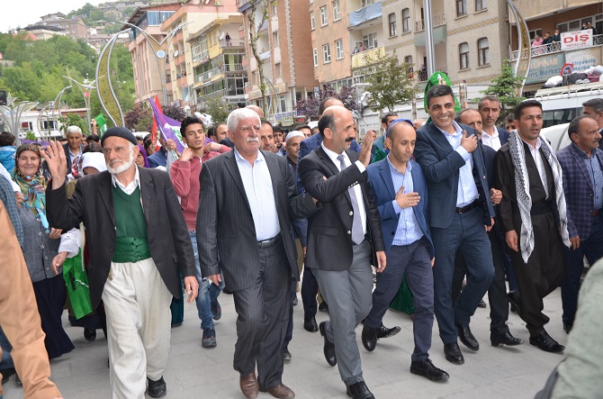 Hakkari’de HDP’nin coşkulu seçim bürosu açılışı 4