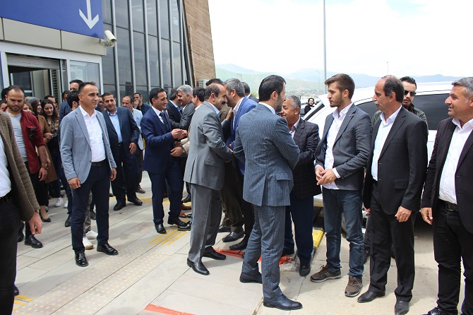 Ak Parti Hakkari  milletvekili adaylarını tanıttı 2