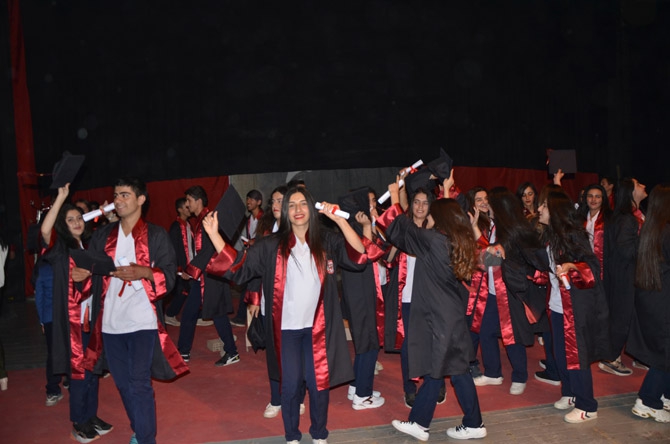 Özel Hakkari Sağlık Koleji’nin mezuniyet töreni 13