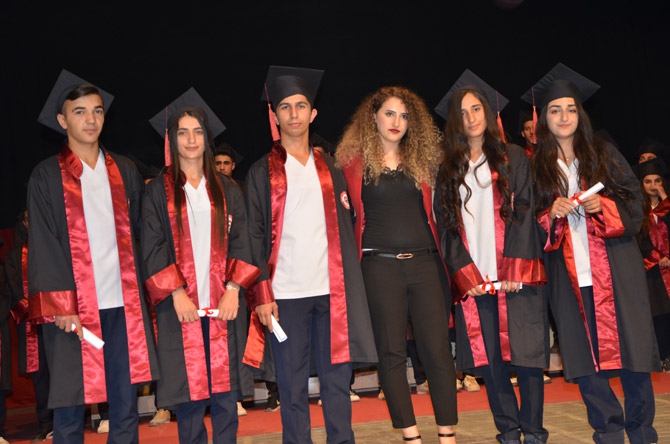 Özel Hakkari Sağlık Koleji’nin mezuniyet töreni 20