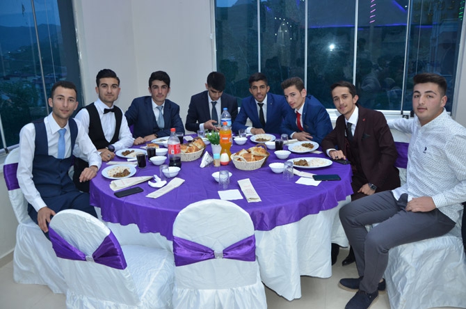 Özel Hakkari Sağlık Koleji’nin mezuniyet töreni 24