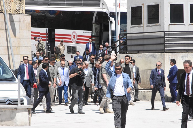 Başbakan Binali Yıldırım Hakkari'de 10