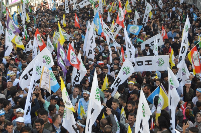 Hakkari'de coşkulu HDP mitingi 1