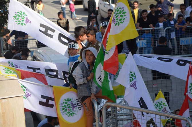 Hakkari'de coşkulu HDP mitingi 14