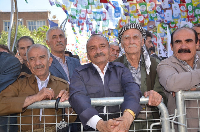 Hakkari'de coşkulu HDP mitingi 17