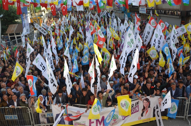 Hakkari'de coşkulu HDP mitingi 2
