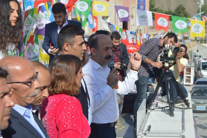 Hakkari'de coşkulu HDP mitingi 20