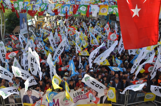 Hakkari'de coşkulu HDP mitingi 24