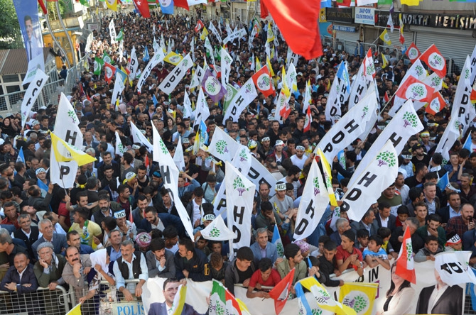 Hakkari'de coşkulu HDP mitingi 26