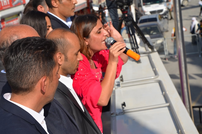 Hakkari'de coşkulu HDP mitingi 29