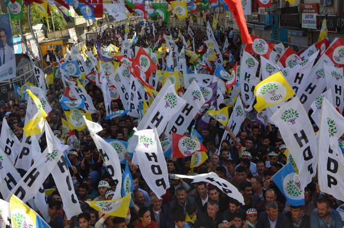 Hakkari'de coşkulu HDP mitingi 3
