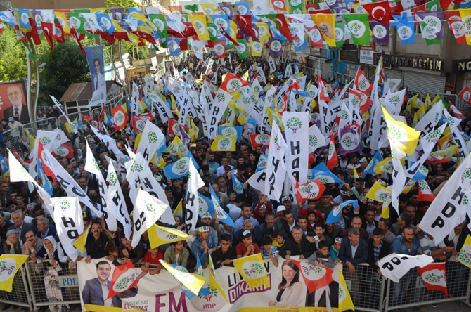 Hakkari'de coşkulu HDP mitingi 4