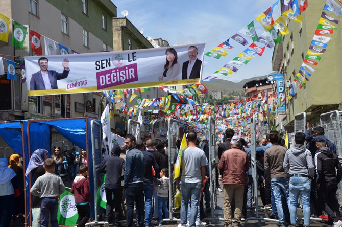 Hakkari'de coşkulu HDP mitingi 5