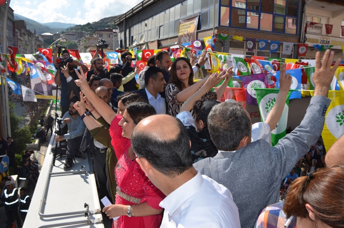 Hakkari'de coşkulu HDP mitingi 8