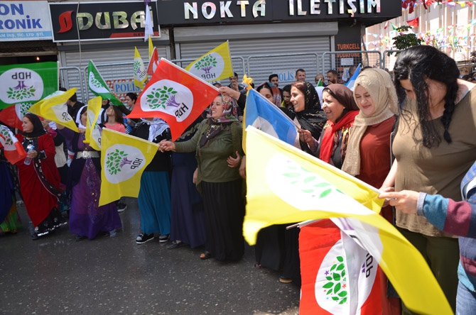 Hakkari'de coşkulu HDP mitingi 9