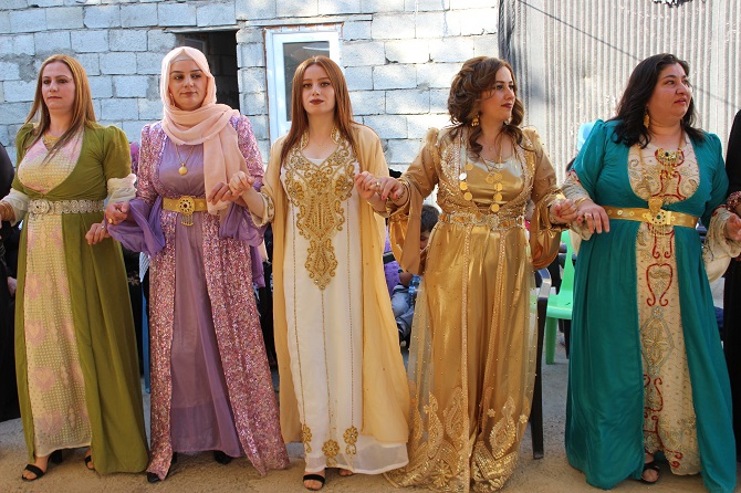 Demir ve Başaran ailesinin mutlu günü 19