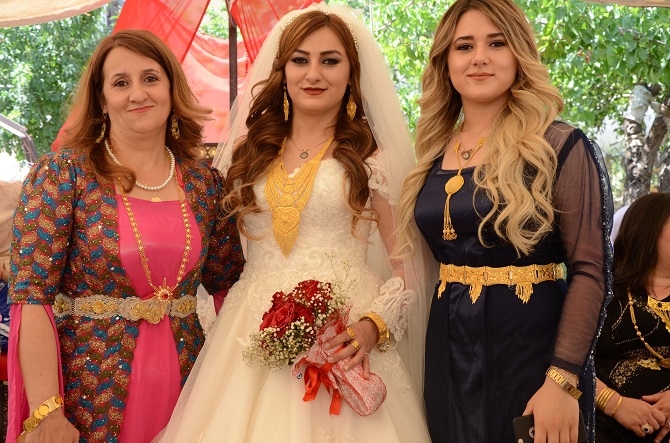 Demir ve Başaran ailesinin mutlu günü 39