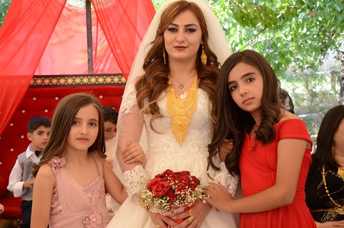 Demir ve Başaran ailesinin mutlu günü 41