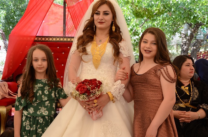 Demir ve Başaran ailesinin mutlu günü 42