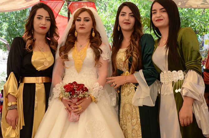 Demir ve Başaran ailesinin mutlu günü 45