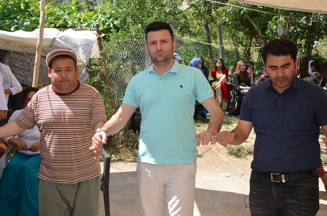 Demir ve Başaran ailesinin mutlu günü 53