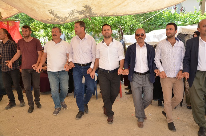 Demir ve Başaran ailesinin mutlu günü 54