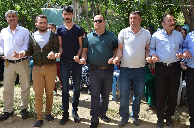 Demir ve Başaran ailesinin mutlu günü 64