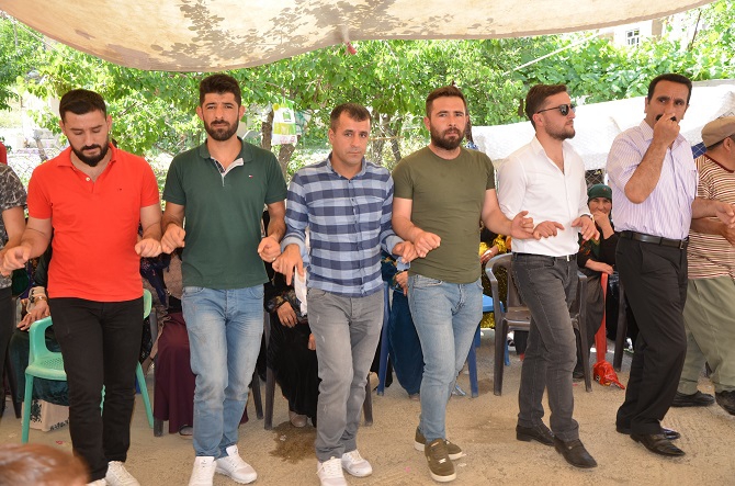 Demir ve Başaran ailesinin mutlu günü 66