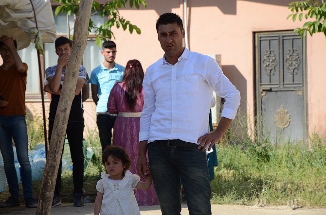 Demir ve Başaran ailesinin mutlu günü 79