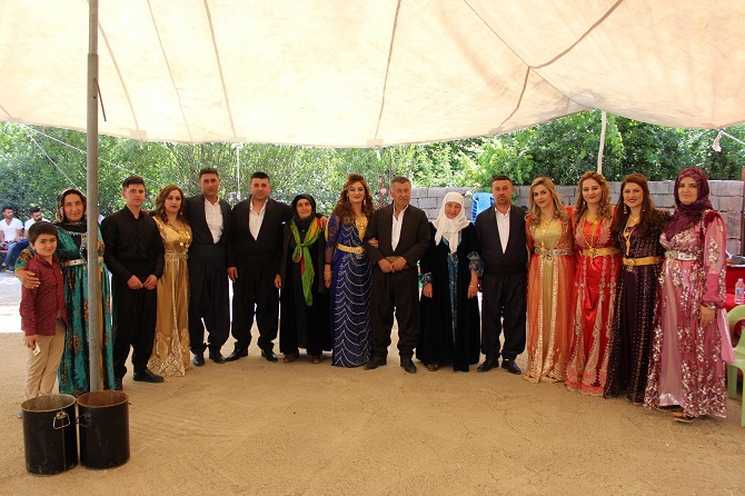 Demir ve Başaran ailesinin mutlu günü 9