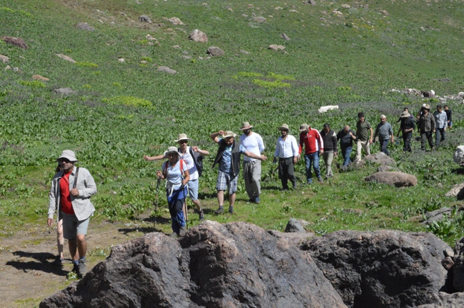 Cilo Derneği Sat göllerinde şenlik düzenledi 7