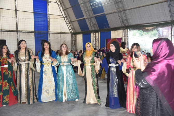 Ertuş ailesinin mutlu günü 16