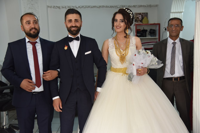 Ertuş ailesinin mutlu günü 19