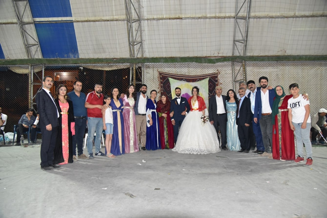 Ertuş ailesinin mutlu günü 23