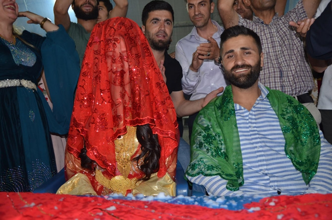 Ertuş ailesinin mutlu günü 25