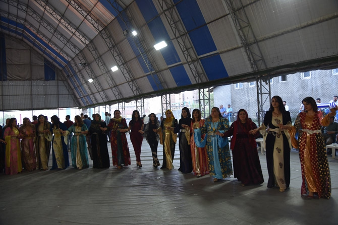 Ertuş ailesinin mutlu günü 26