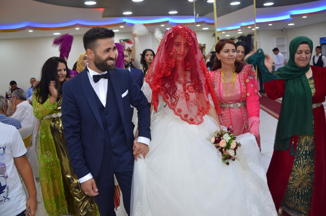 Ertuş ailesinin mutlu günü 27