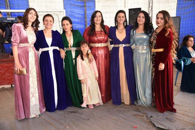 Ertuş ailesinin mutlu günü 28