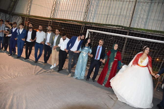 Ertuş ailesinin mutlu günü 31