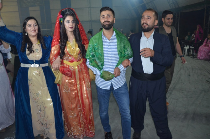 Ertuş ailesinin mutlu günü 37