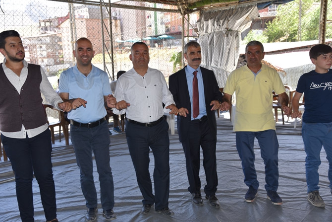 Ertuş ailesinin mutlu günü 39