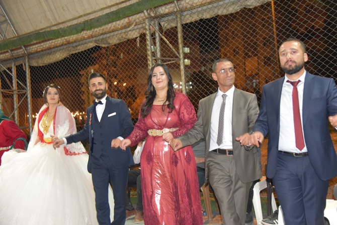 Ertuş ailesinin mutlu günü 52