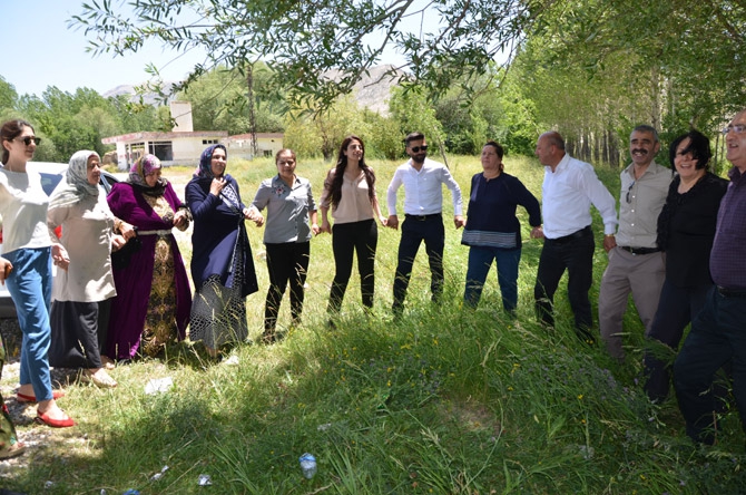 Ertuş ailesinin mutlu günü 57