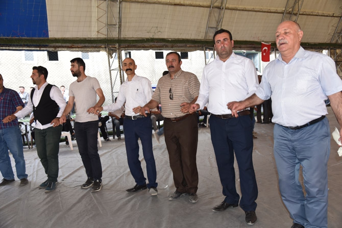 Ertuş ailesinin mutlu günü 58