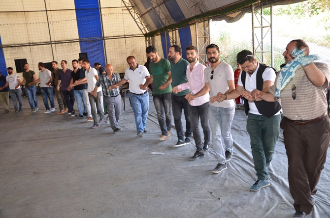 Ertuş ailesinin mutlu günü 59