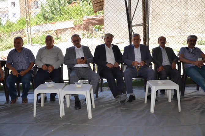 Ertuş ailesinin mutlu günü 65