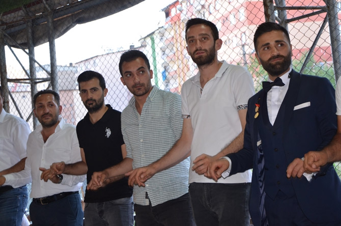 Ertuş ailesinin mutlu günü 69