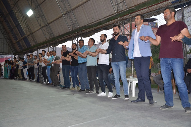 Ertuş ailesinin mutlu günü 71