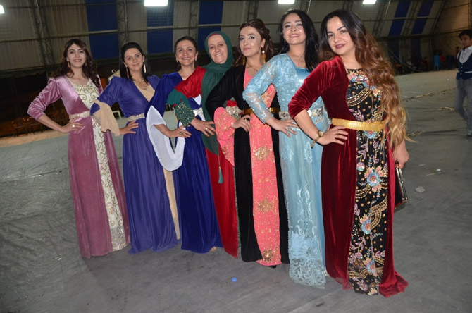 Ertuş ailesinin mutlu günü 75